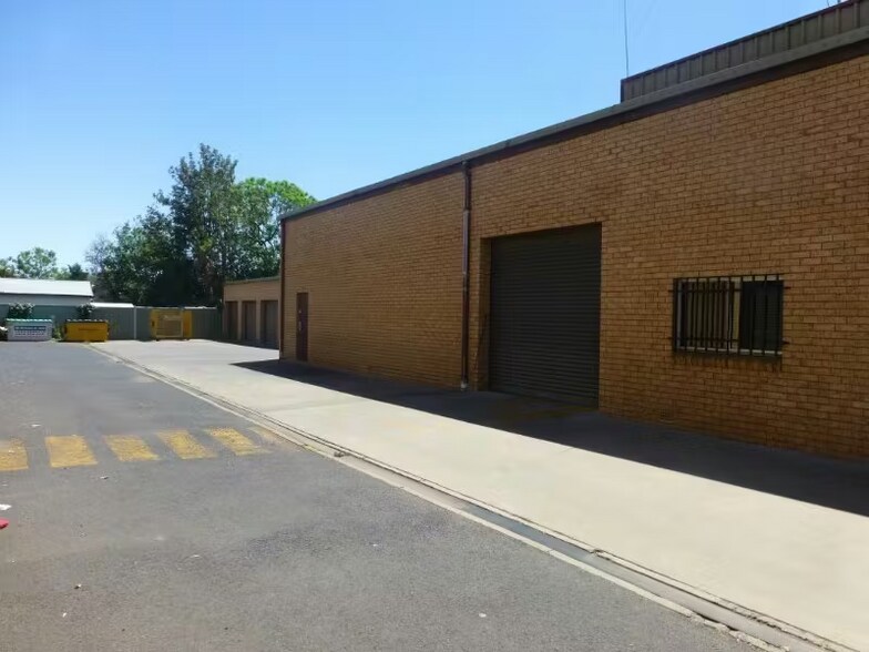 More Photos Of 120 Erskine St, Dubbo Showroom For Lease
