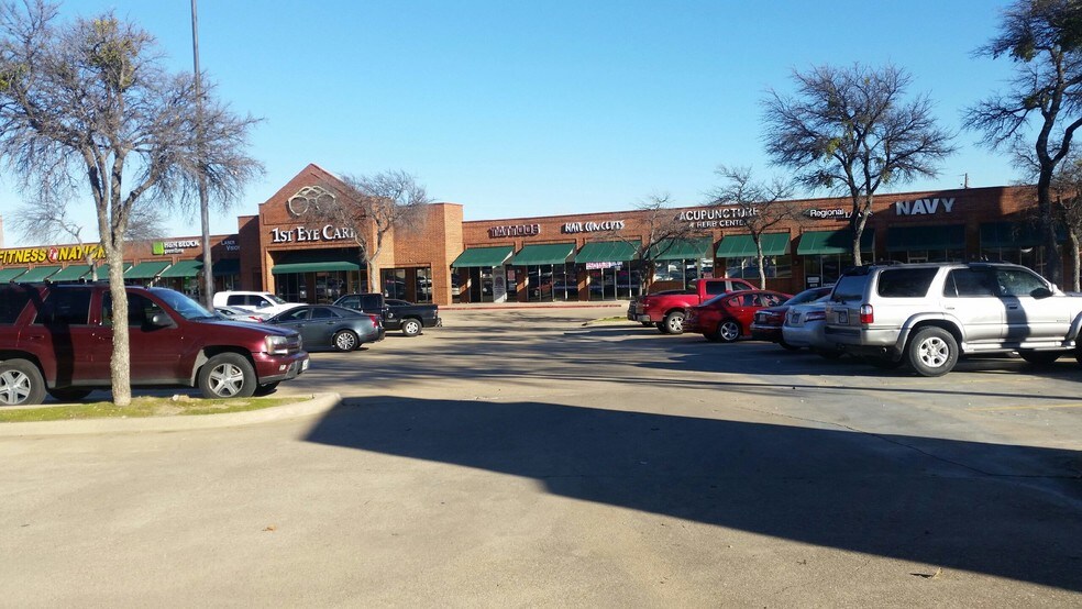 More Photos Of 2301 N Collins St, Arlington Unknown For Lease