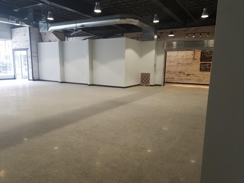 More Photos Of 127-133 E Market St, Sandusky Storefront For Lease