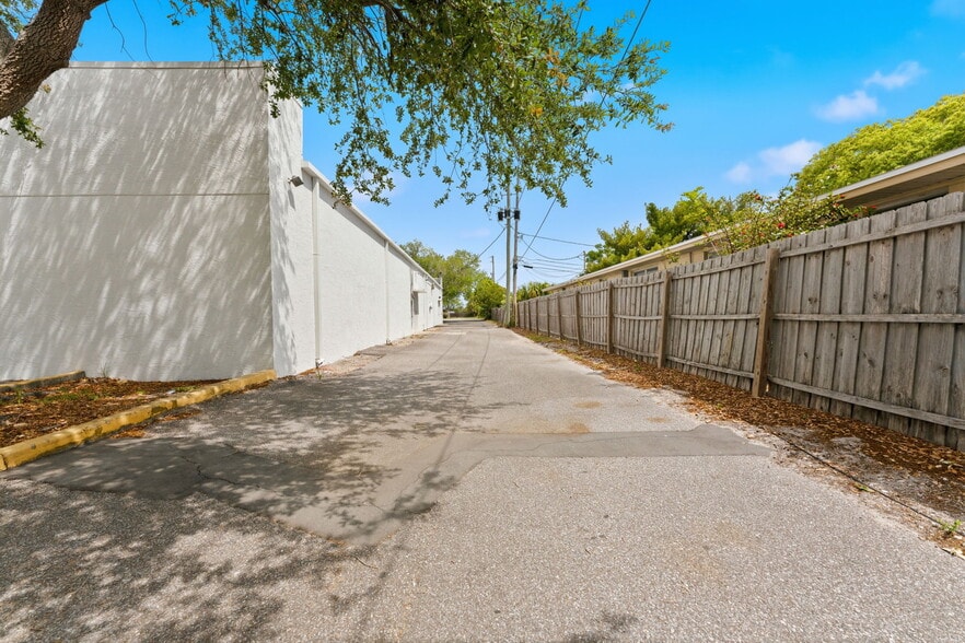 More Photos Of 4801 66th St N, Kenneth City General Retail For Sale