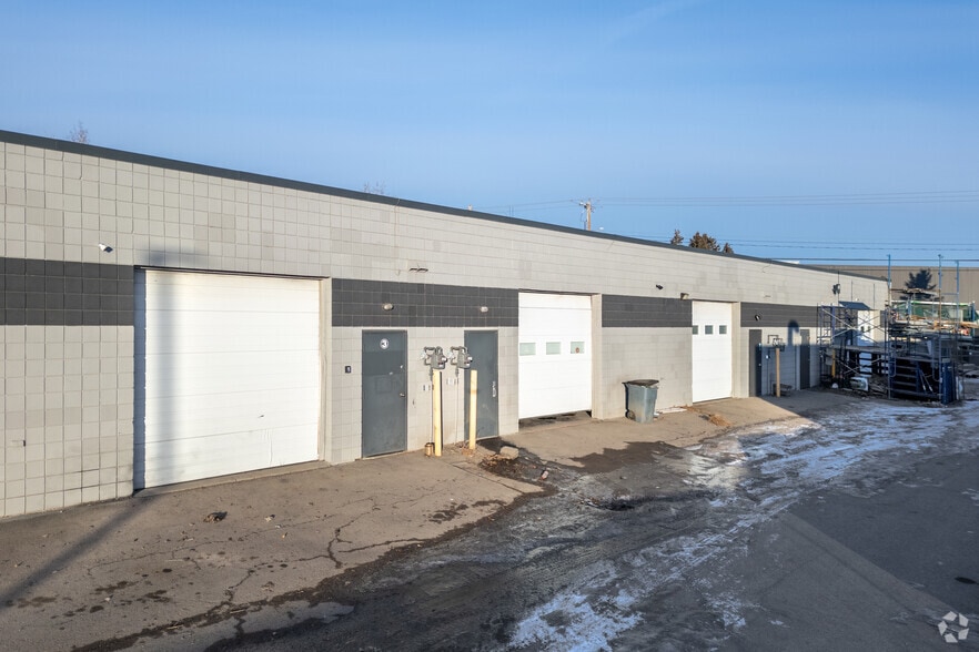 More Photos Of 1247 36th Ave NE, Calgary Warehouse For Sale