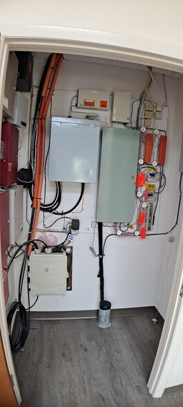 More Photos Of 5000 Park St N, Saint Petersburg Flex For Lease