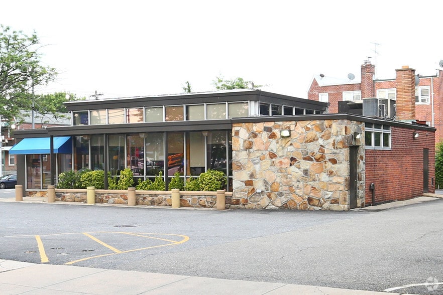 More Photos Of 23315 Hillside Ave, Queens Village Freestanding For Lease