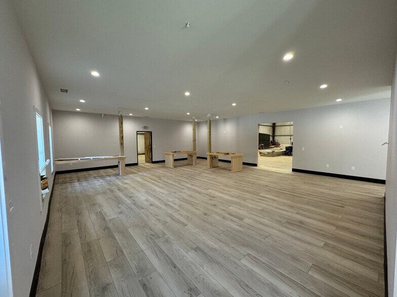 More Photos Of 61 Toto Creek Park Rd, Dawsonville Warehouse For Sale