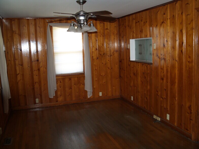 More Photos Of 760 Ledford St SE, Smyrna Warehouse For Sale