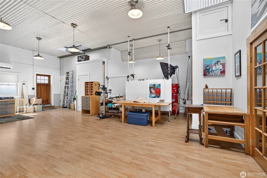 More Photos Of 112 1st Ave S, Ilwaco Storefront For Sale