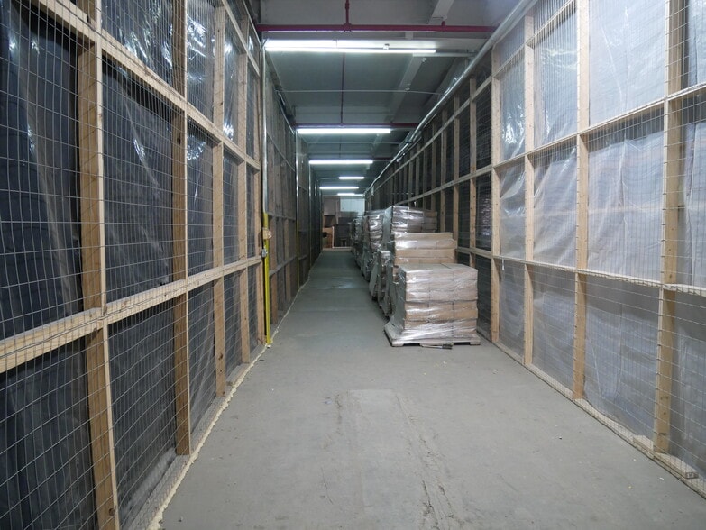 More Photos Of 105 Maple St, Rossville Light Distribution For Sale