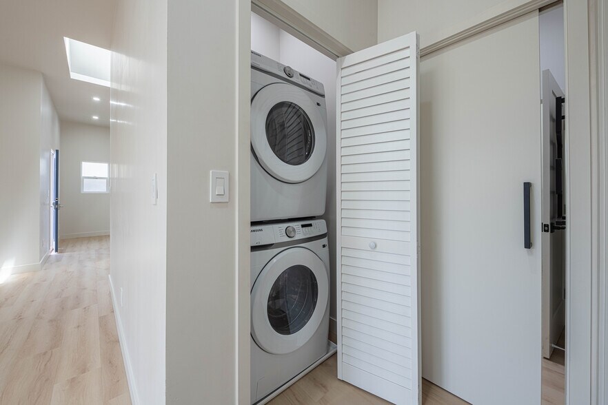 More Photos Of 987 Harcourt Ave, Seaside Multifamily For Sale