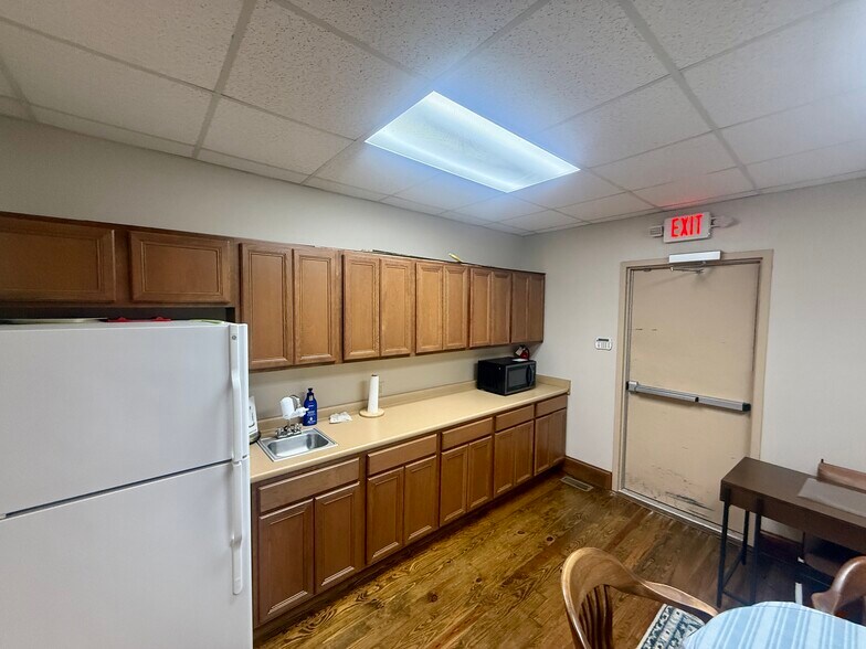 More Photos Of 15 W Center St, Lawrenceburg Coworking Space
