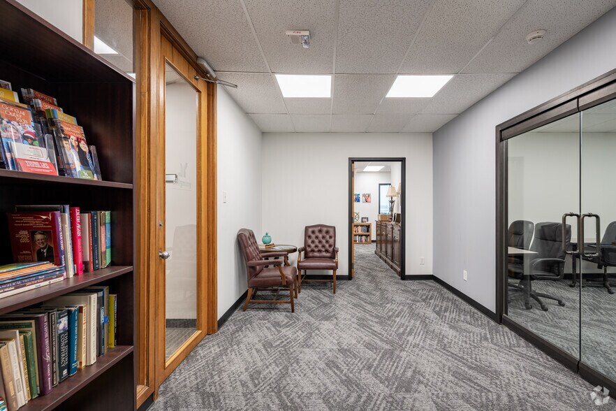 More Photos Of 11300 N Central Expy, Dallas Office For Lease