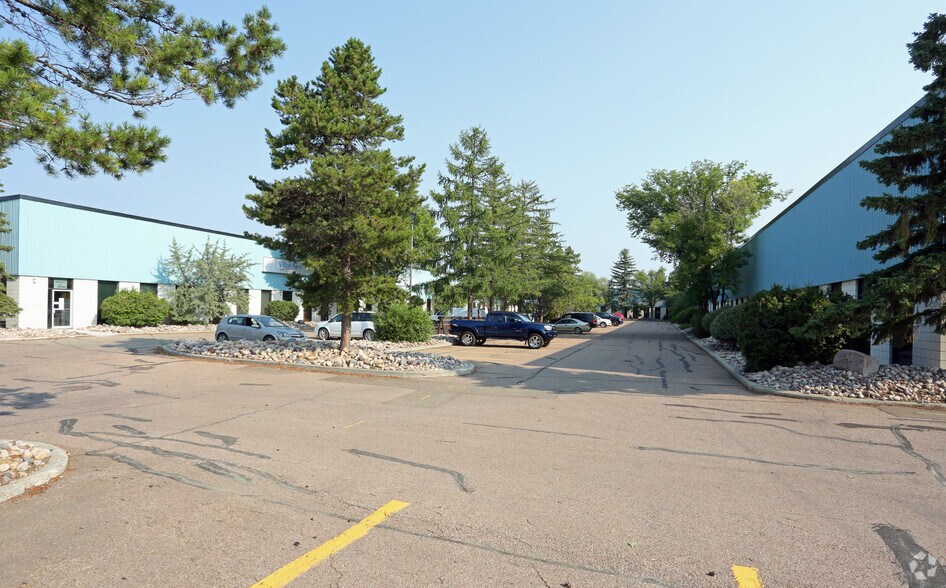 More Photos Of 14504 121A Av NW, Edmonton Warehouse For Lease