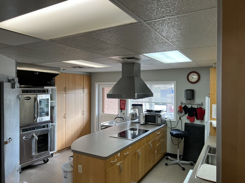 More Photos Of 4309 Young St, Pasadena Religious Facility For Sale