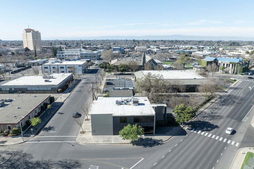 More Photos Of 700 Needham St, Modesto Light Distribution For Lease