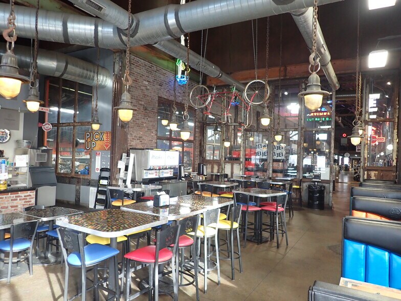 More Photos Of 555 S Geneva Rd, Lindon Freestanding For Sale