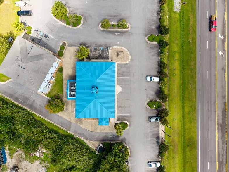 More Photos Of 8468 Caratoke Hwy, Powells Point Bank For Lease