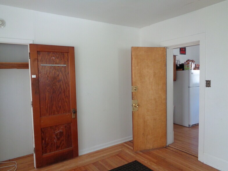 More Photos Of 313 Augusta Ave, Dekalb Apartments For Sale