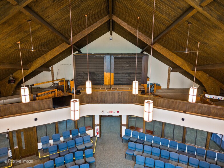 More Photos Of 47 Church St, Lake Zurich Religious Facility For Sale