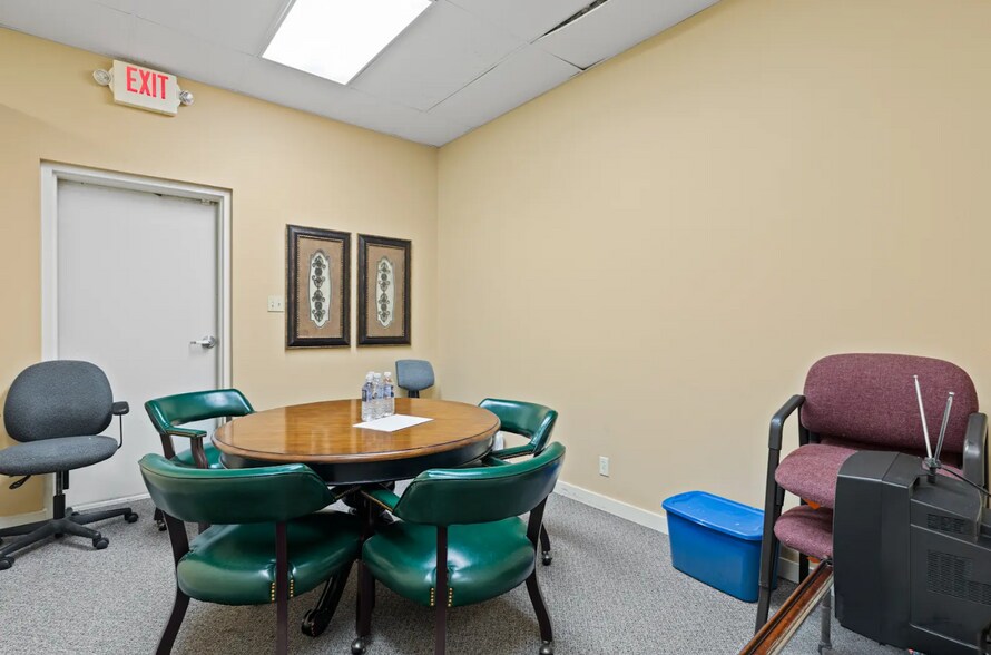 More Photos Of 907 E End Blvd N, Marshall Industrial For Sale