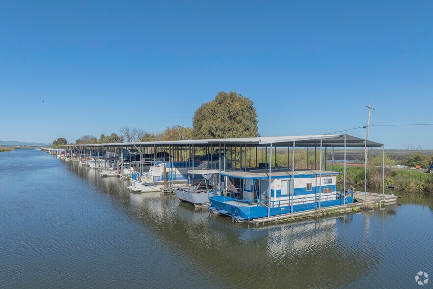 More Photos Of 7000 Holland Tract Rd, Brentwood Marina For Sale