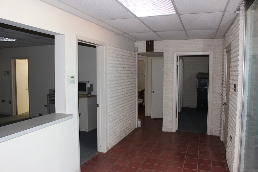 More Photos Of 301 W 44th St, Corpus Christi Manufacturing For Sale