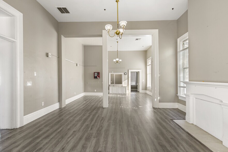 More Photos Of 1111-1123 D St, Sacramento Specialty For Sale