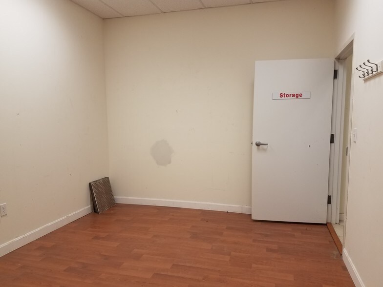 More Photos Of 1260-1268 River St, Hyde Park Storefront For Lease