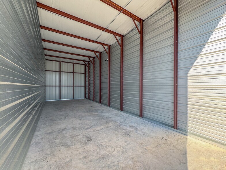 More Photos Of 50 Voss Ln, Huntingdon Self Storage For Sale