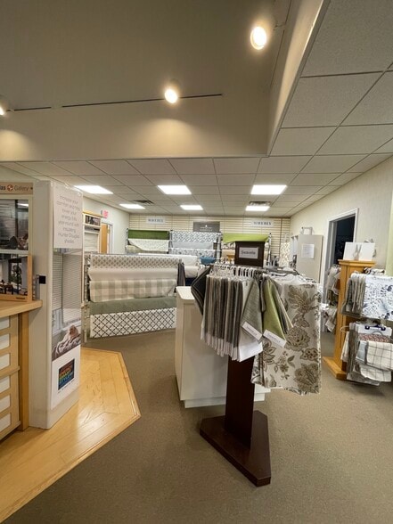 More Photos Of 59 Sunrise hwy, East Islip Freestanding For Lease