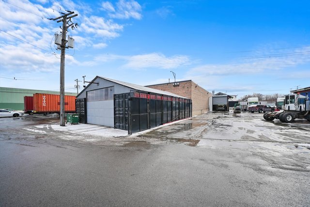 More Photos Of 3100 S Homan Ave, Chicago Warehouse For Sale