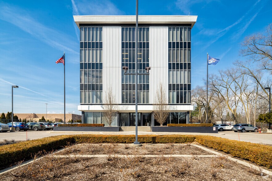 More Photos Of 30555 Southfield Rd, Southfield Office For Lease