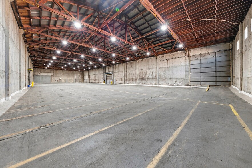 More Photos Of 715 S Grape St, Medford Warehouse For Sale
