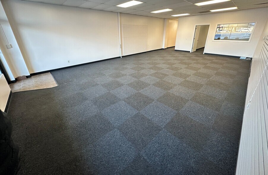 More Photos Of 6041-6069 NE Antioch Rd, Gladstone Unknown For Lease