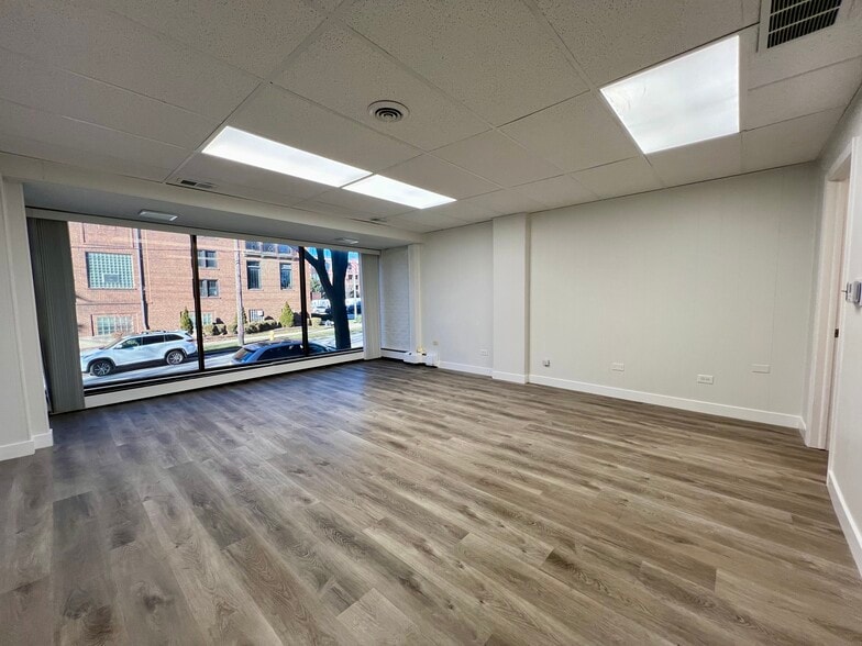 More Photos Of 5133 Washington St, Downers Grove Apartments For Lease