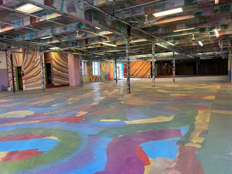 More Photos Of 27 Revere St, Portland Warehouse For Lease