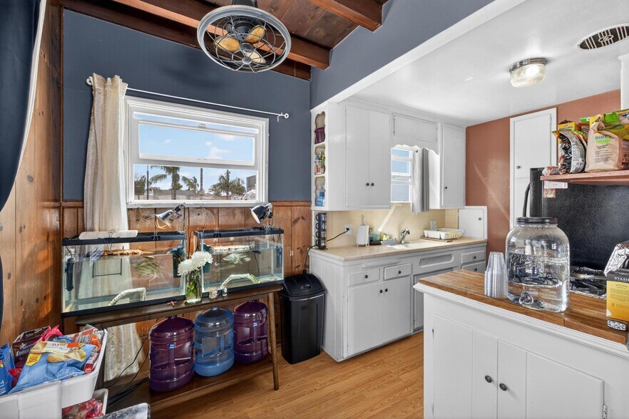 More Photos Of 249 E Redondo Ave, Long Beach Medical For Sale