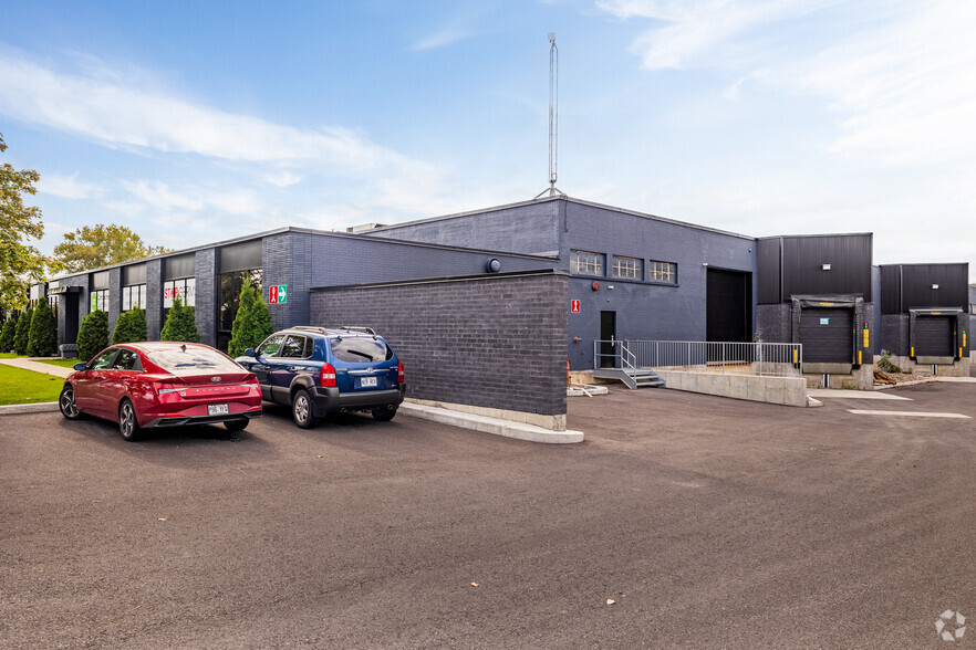 Primary Photo Of 2295 Rue de la Métropole, Longueuil Warehouse For Sale