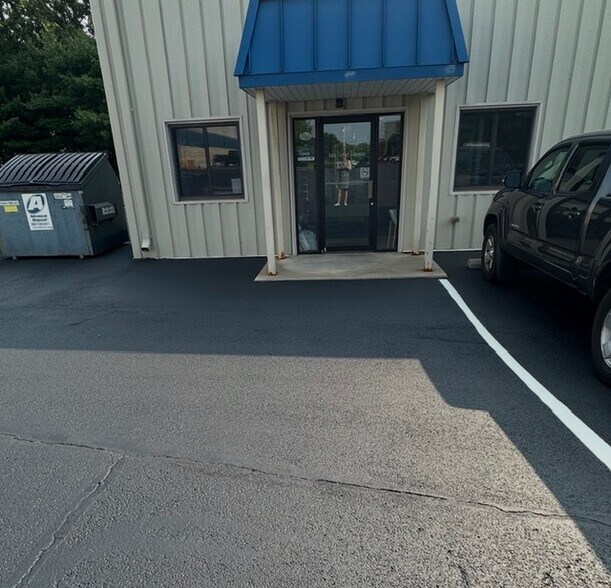More Photos Of 160 Stover Dr, Carlisle Industrial For Lease