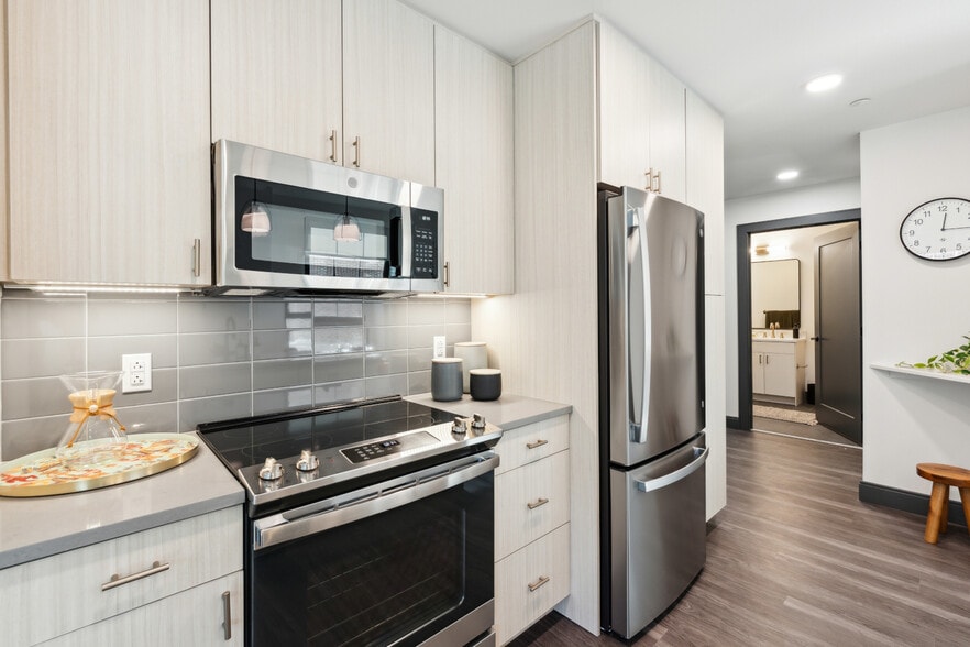 More Photos Of 435 N Broad St, Philadelphia Apartments For Lease