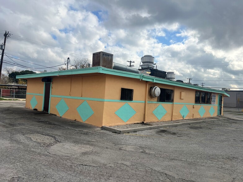 More Photos Of 93 Shasta Ave, San Antonio Restaurant For Sale