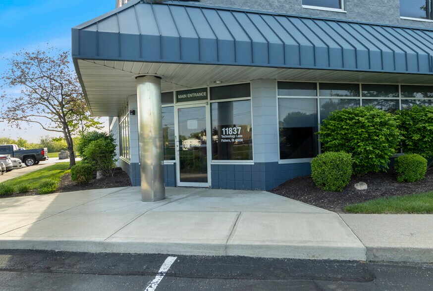 More Photos Of 11837 Technology Dr, Fishers Warehouse For Lease
