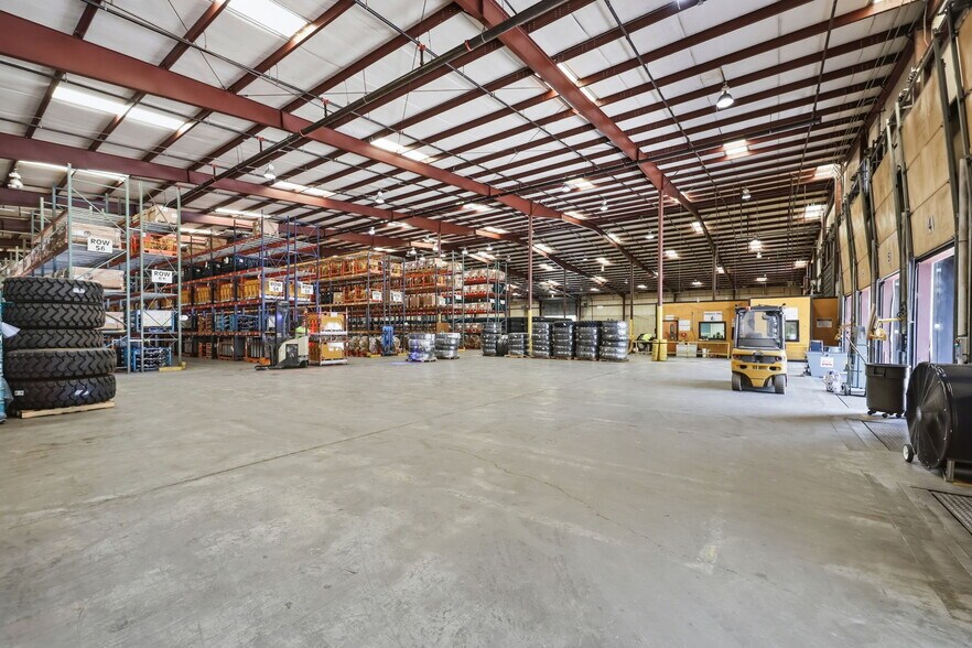 More Photos Of 1526 S Brightleaf Blvd, Smithfield Warehouse For Lease