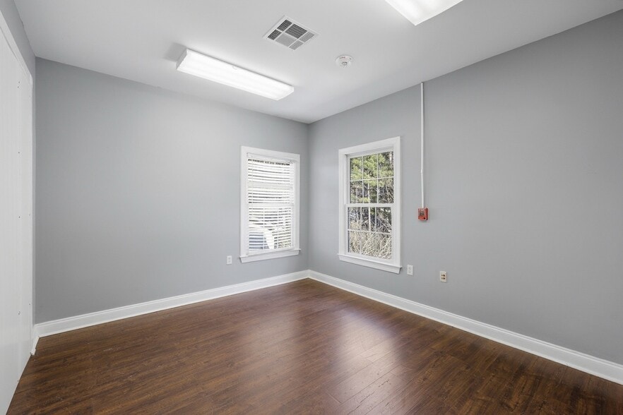 More Photos Of 6470 Georgia 400, Cumming Medical For Sale
