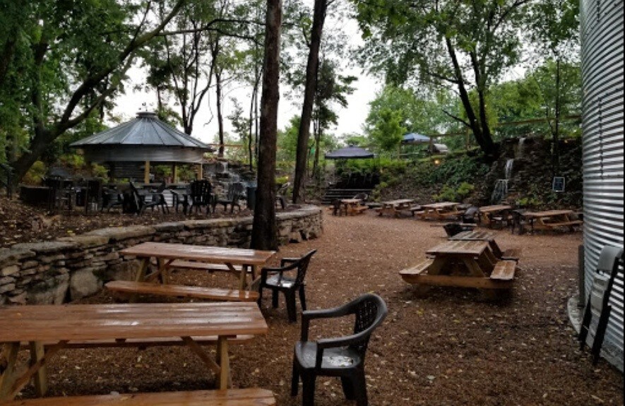 More Photos Of 141 E Carolina Ave, Memphis Restaurant For Sale