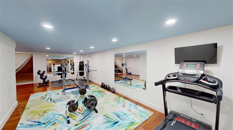 More Photos Of 109 E Main St, Glasgow Storefront Retail Residential For Lease