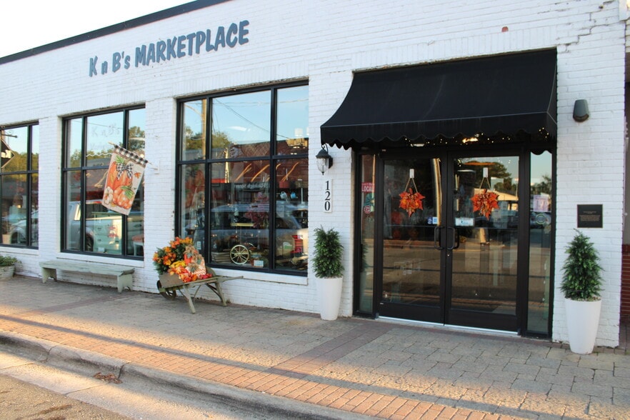 More Photos Of 120 Raleigh St, Fuquay-Varina Storefront For Sale