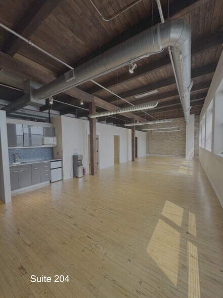 More Photos Of 1000 N Halsted St, Chicago Loft Creative Space For Lease