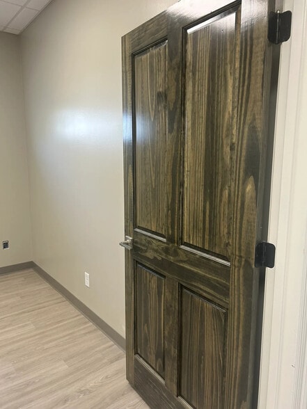 More Photos Of 238 Commercial Pky, Canton Flex For Lease