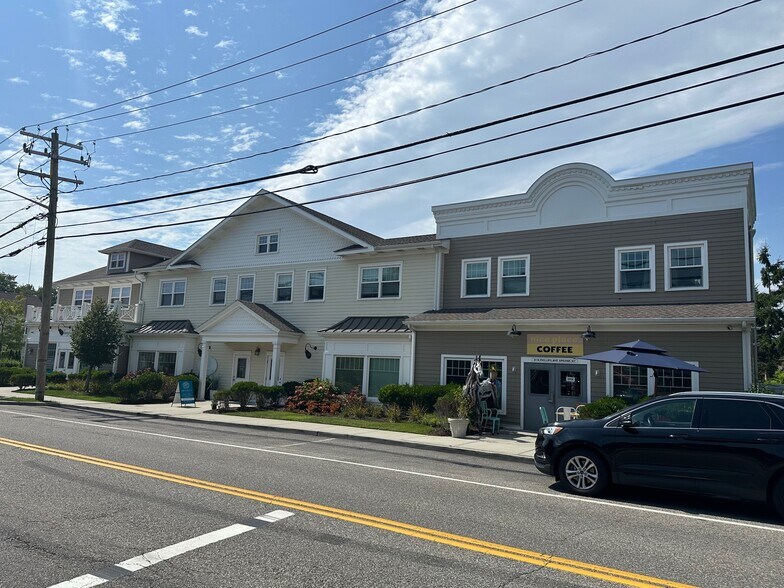 More Photos Of 41 N Phillips Ave, Speonk Apartments For Lease