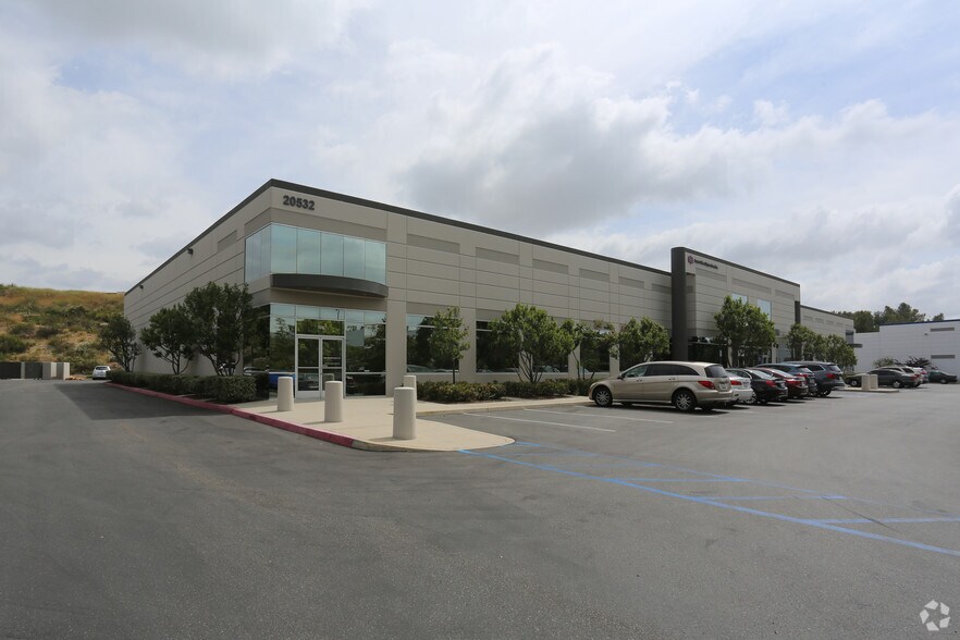 More Photos Of 20532 Crescent Bay Dr, Lake Forest Warehouse For Lease