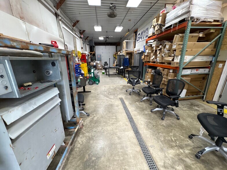 More Photos Of 707 Widewater Dr, Lafayette Industrial For Lease